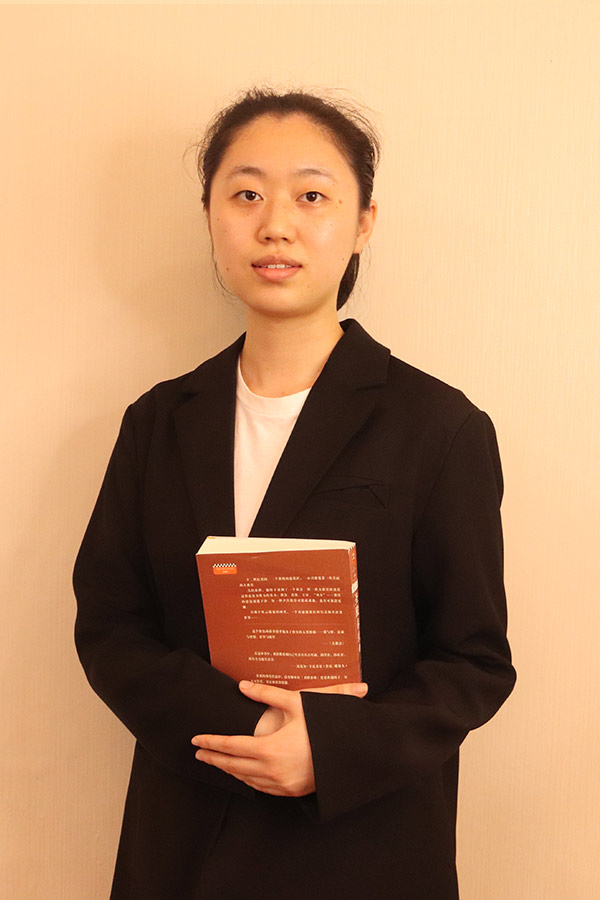 镇安梁艺 本科学历，优秀班主任