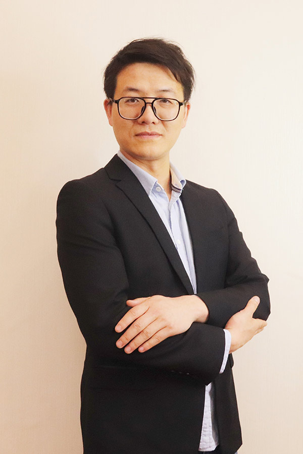 镇安李林科 本科学历,毕业于西安石油大学