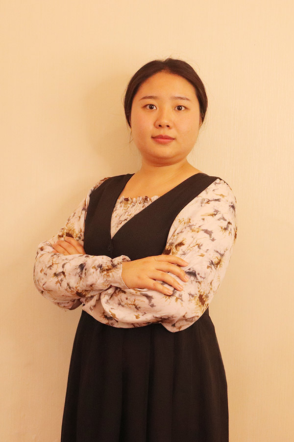 镇安何爱玲 本科学历，优秀班主任